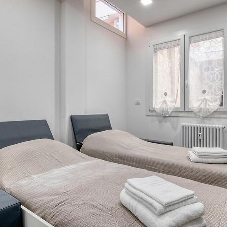 Guest House Ugo Lenzi Bologne Extérieur photo